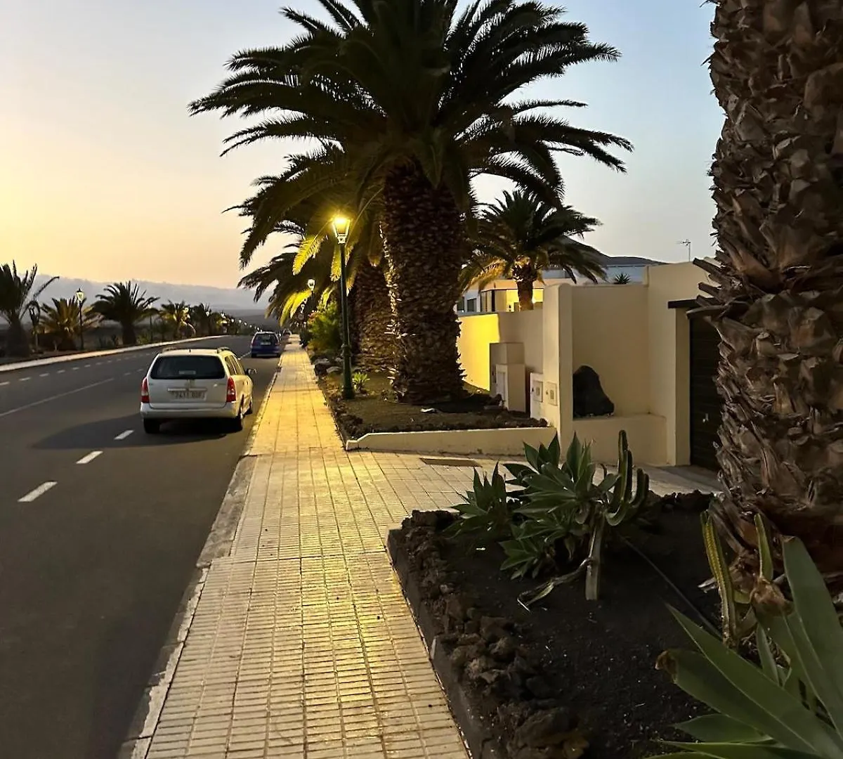 Cozy Canarian Guesthouse With Large Garden Teguise